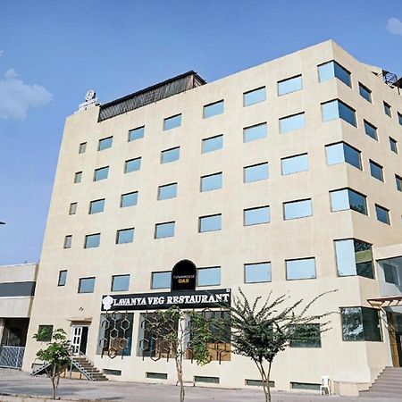 L P Regency, Pune Luaran gambar