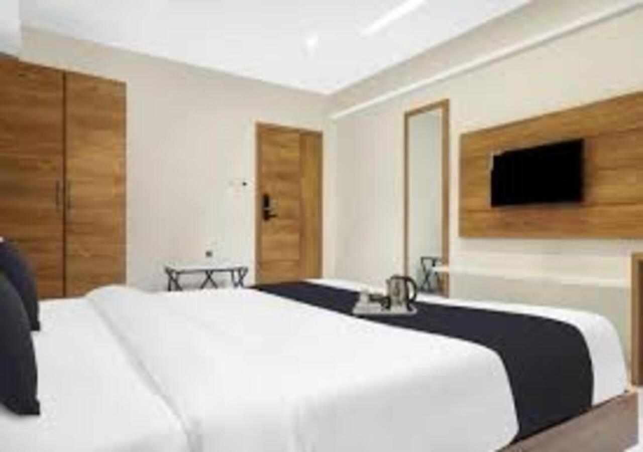 L P Regency, Pune Luaran gambar