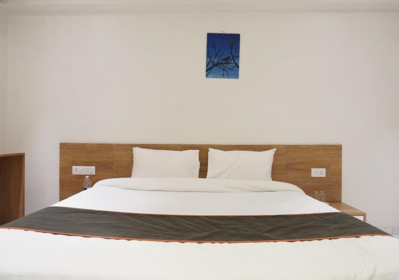 L P Regency, Pune Luaran gambar