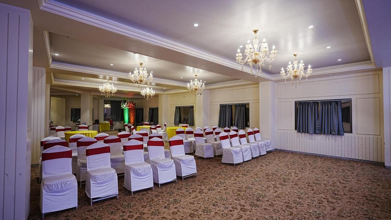 L P Regency, Pune Luaran gambar
