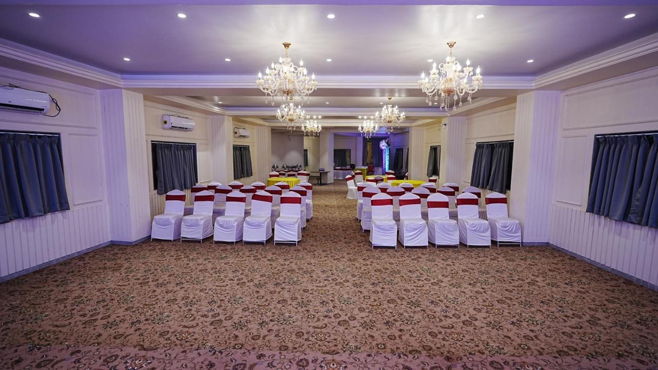 L P Regency, Pune Luaran gambar