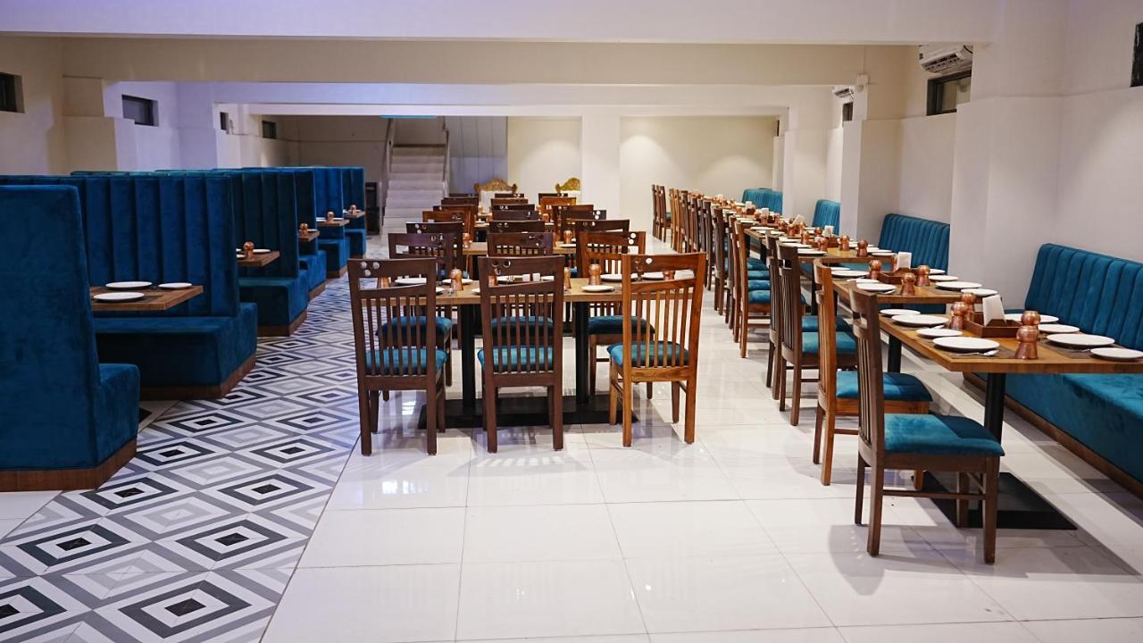 L P Regency, Pune Luaran gambar