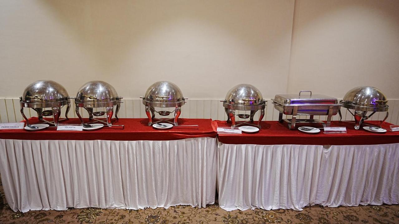 L P Regency, Pune Luaran gambar