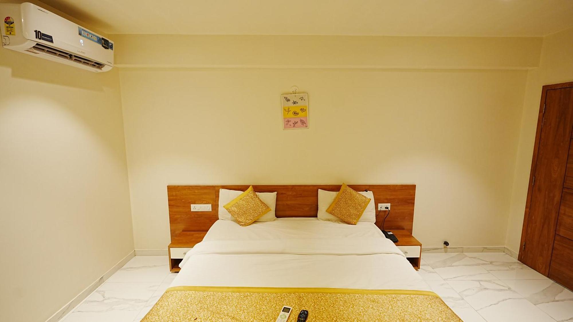 L P Regency, Pune Luaran gambar