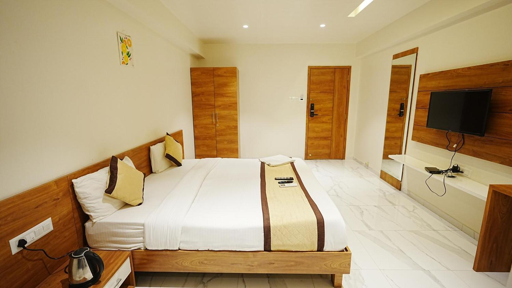 L P Regency, Pune Luaran gambar