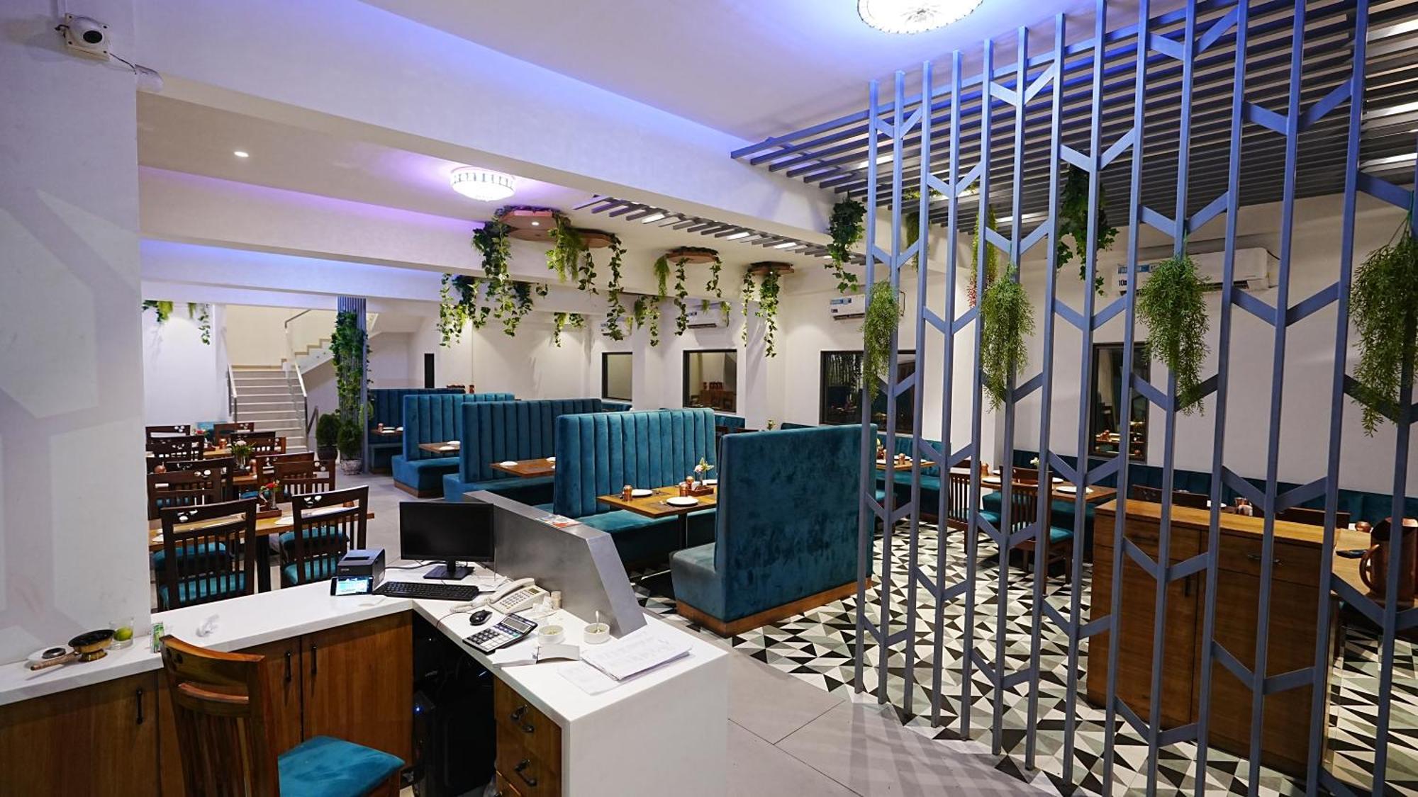 L P Regency, Pune Luaran gambar