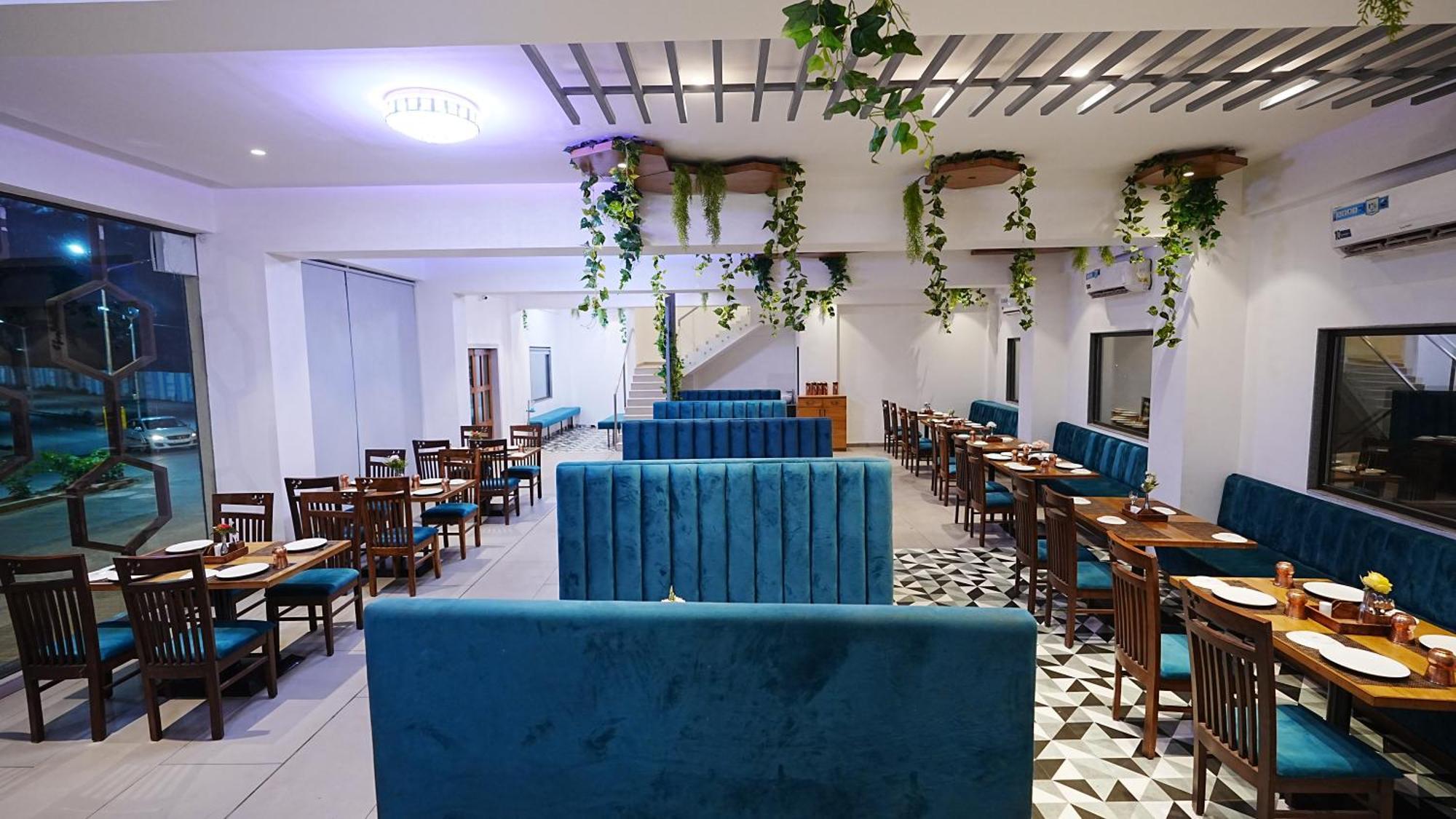 L P Regency, Pune Luaran gambar